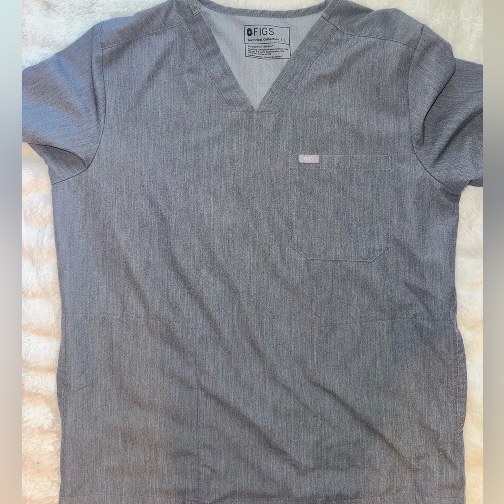 FIGS Technical Collection Women’s Heather Gray V-Neck Scrub Top Large, pockets